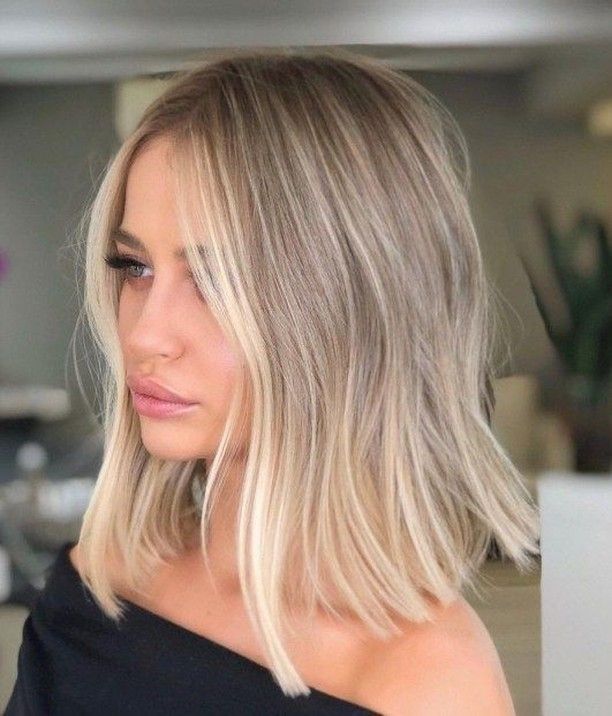 2. Rooted Vanilla Lob with Face-Framing Highlights