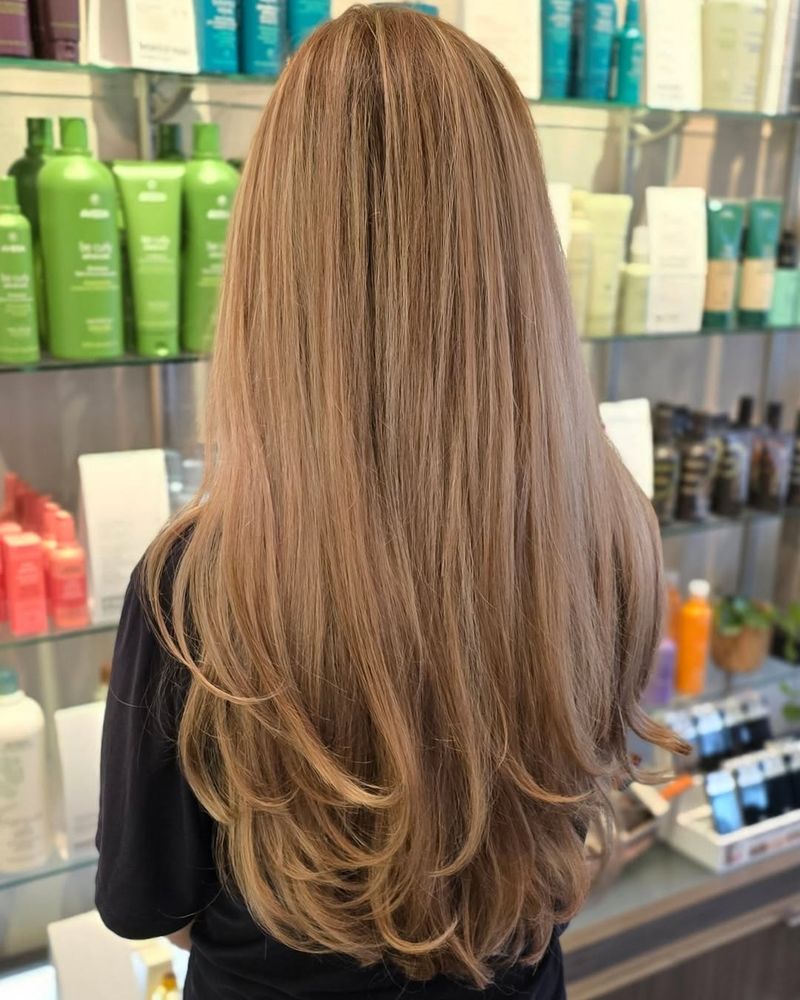 17. Sandy Blonde Cascading U-Cut