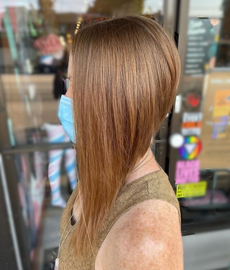 18. Sleek Copper Graduated Cut