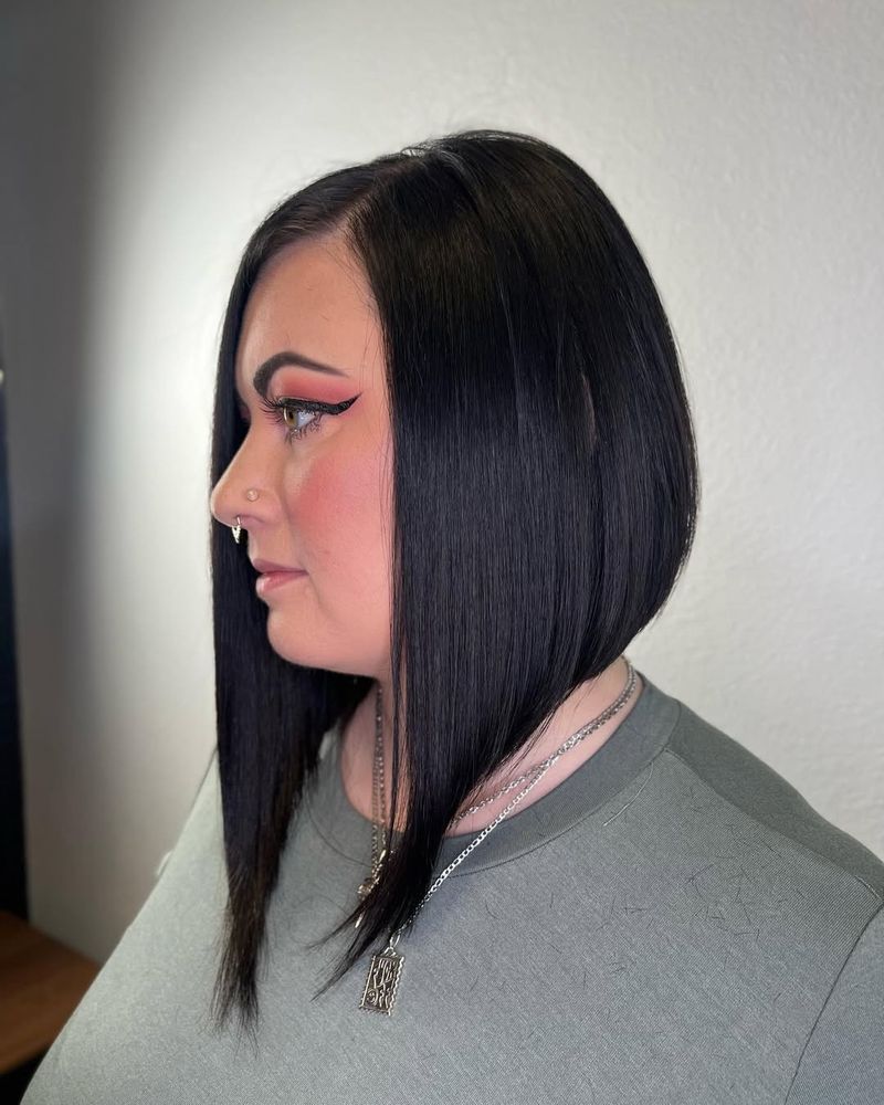 25. Sleek Inverted Bob