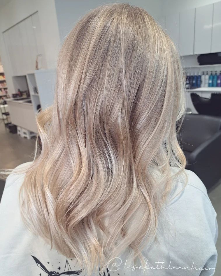 21. Soft Ash Blonde Waves