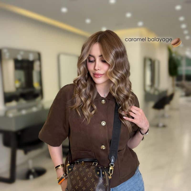 19. Soft Caramel Balayage Waves