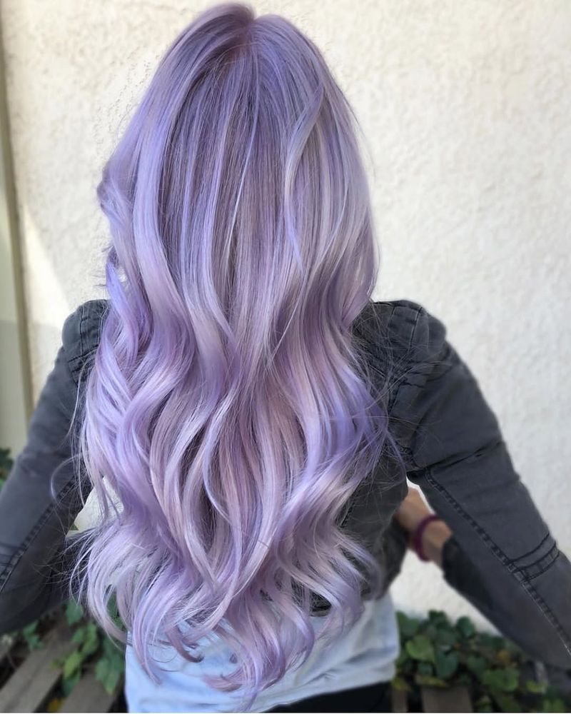 26. Soft Pastel Waves