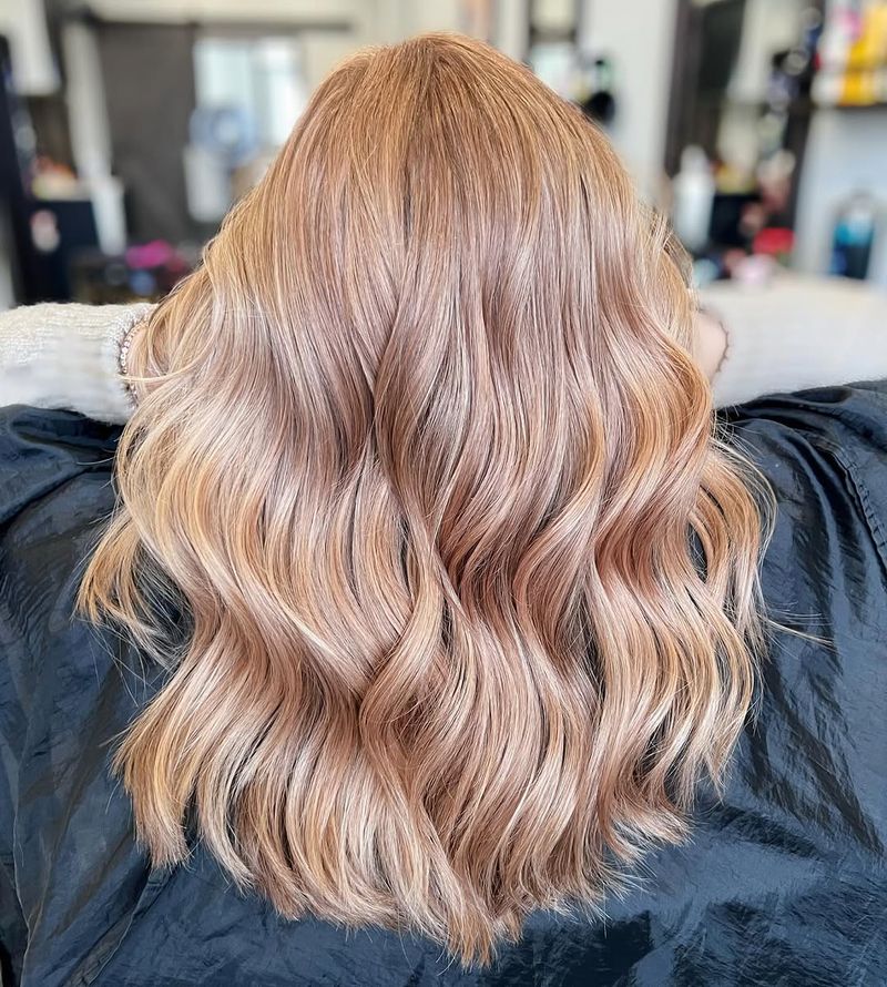 33. Soft Peach Waves