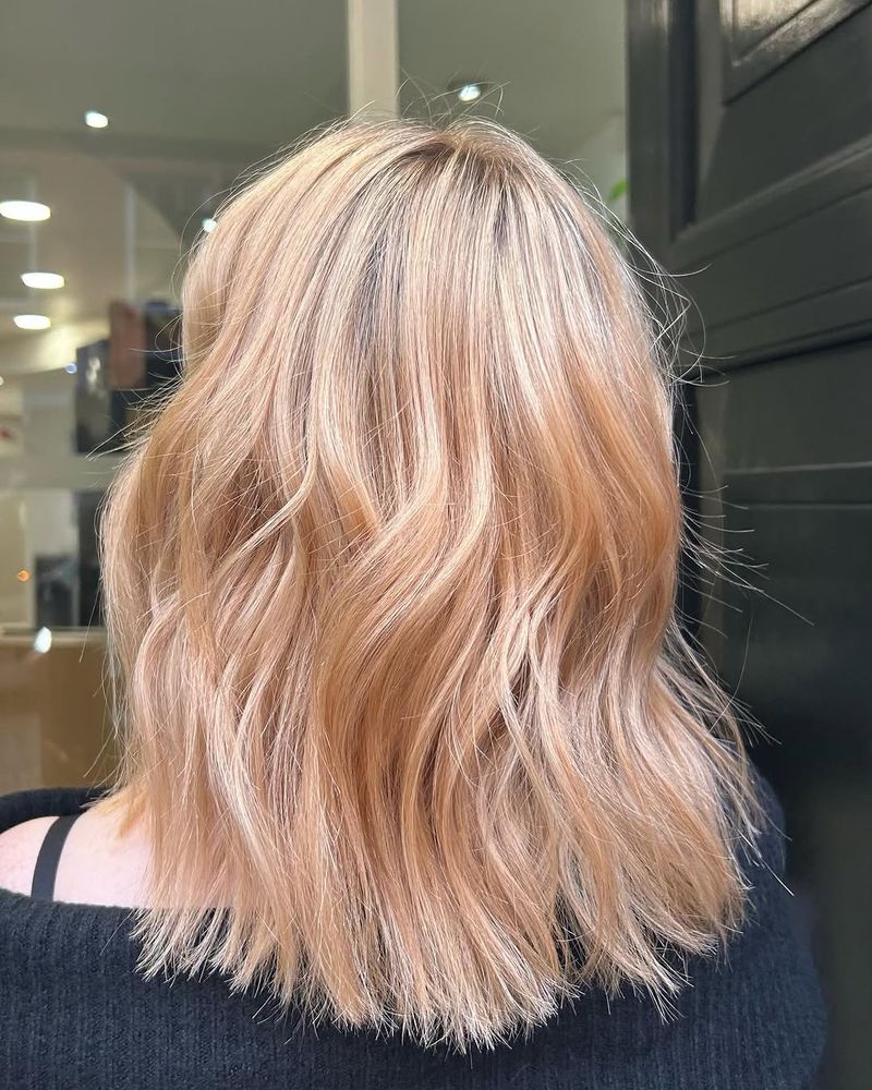 2. Soft Peach Waves