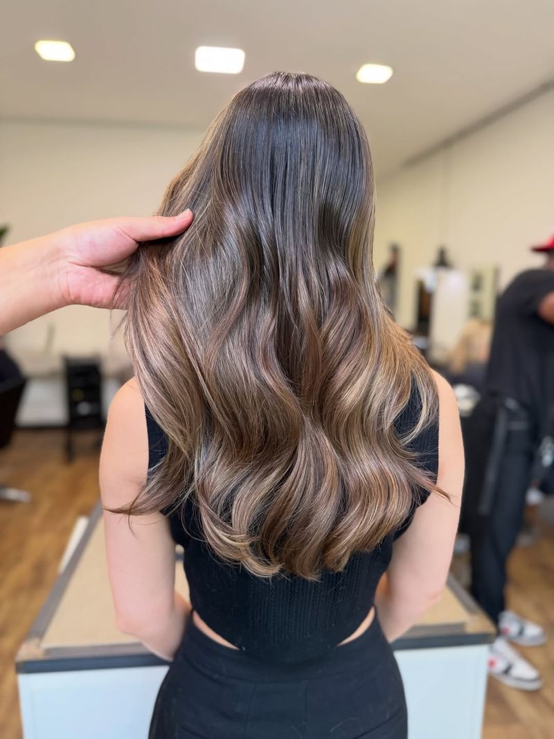 6. Soft Ribbon Highlights on Mushroom Brown