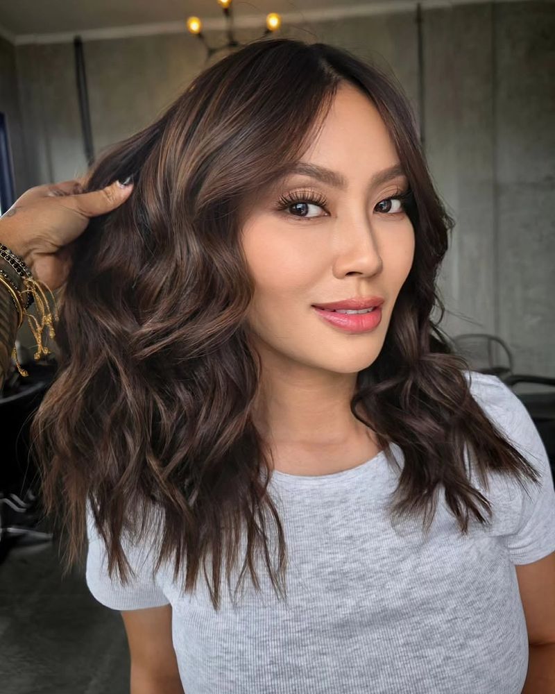 18. Soft Waves With Toffee Highlights