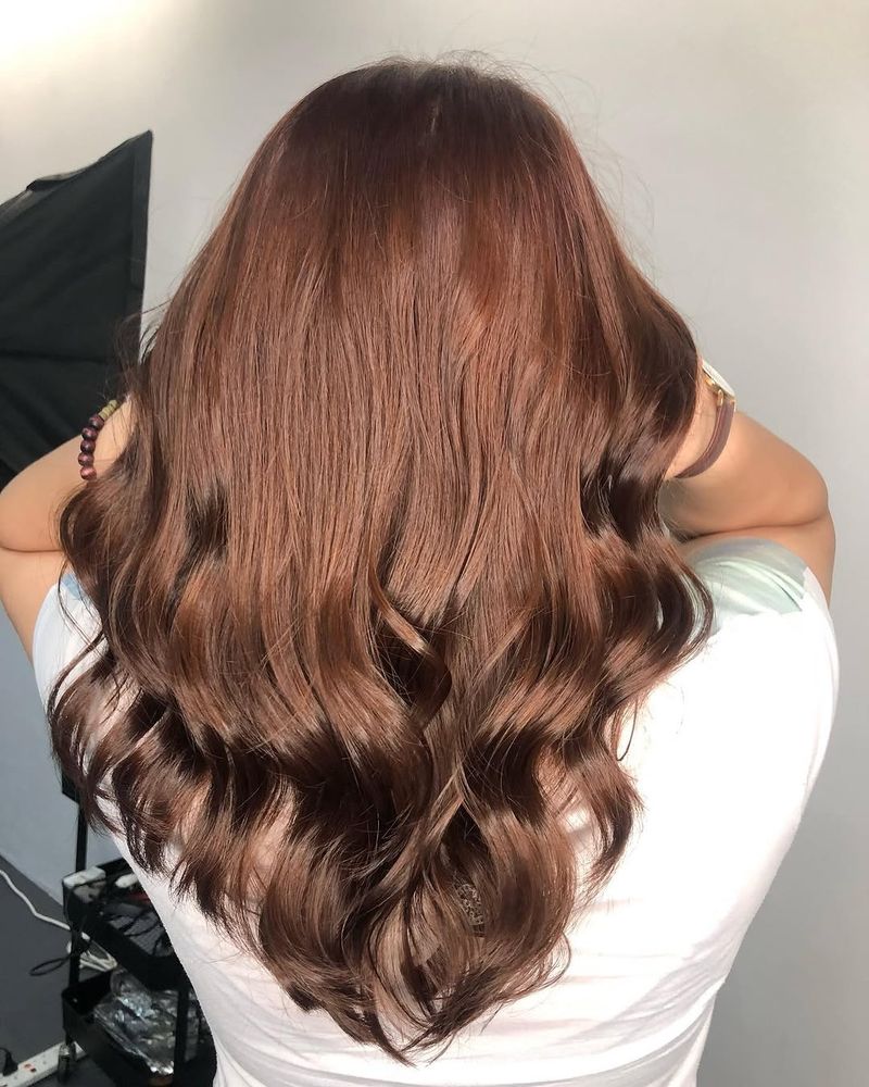 6. Soft Waves with Rose Tint