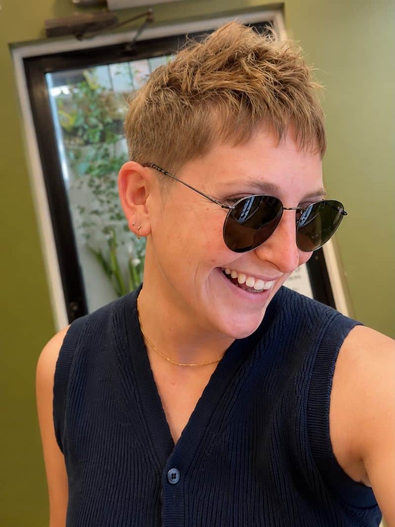19. Tapered Honey Blonde Crop