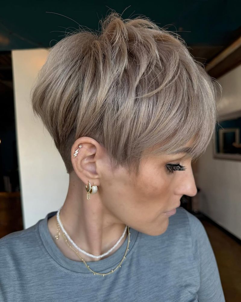 33. Tousled Ash Blonde Crop