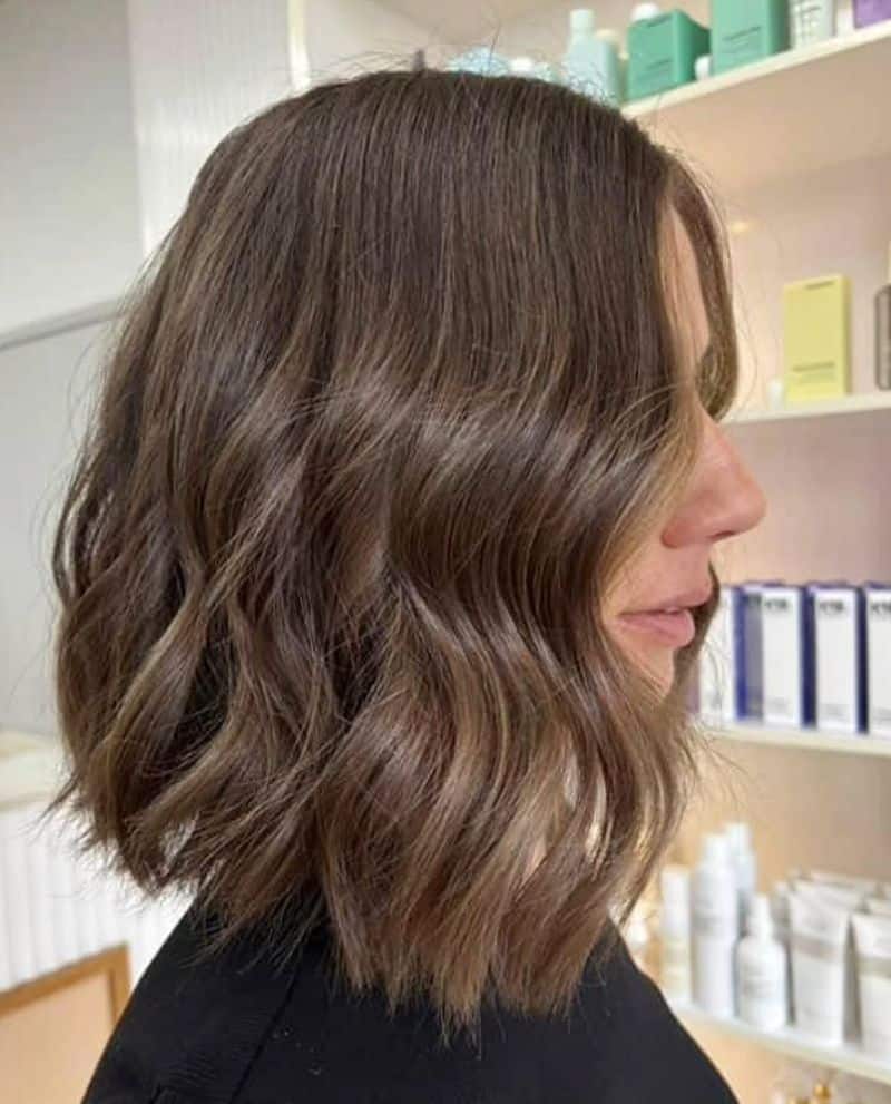 15. Tousled Caramel Wavy Bob