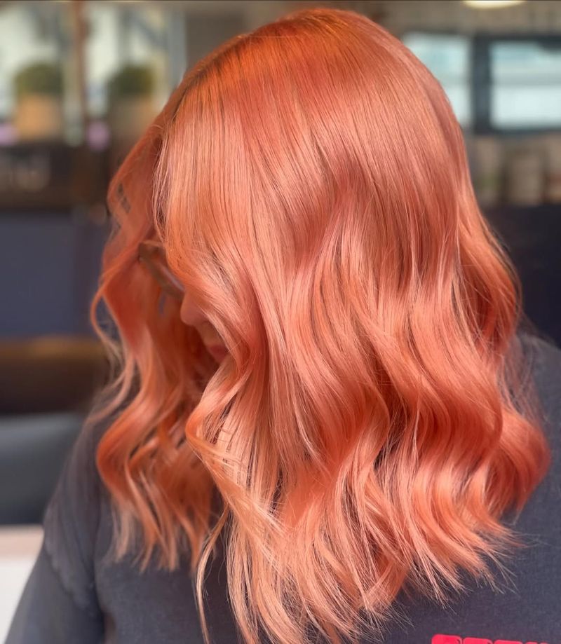 9. Vibrant Coral Peach Waves