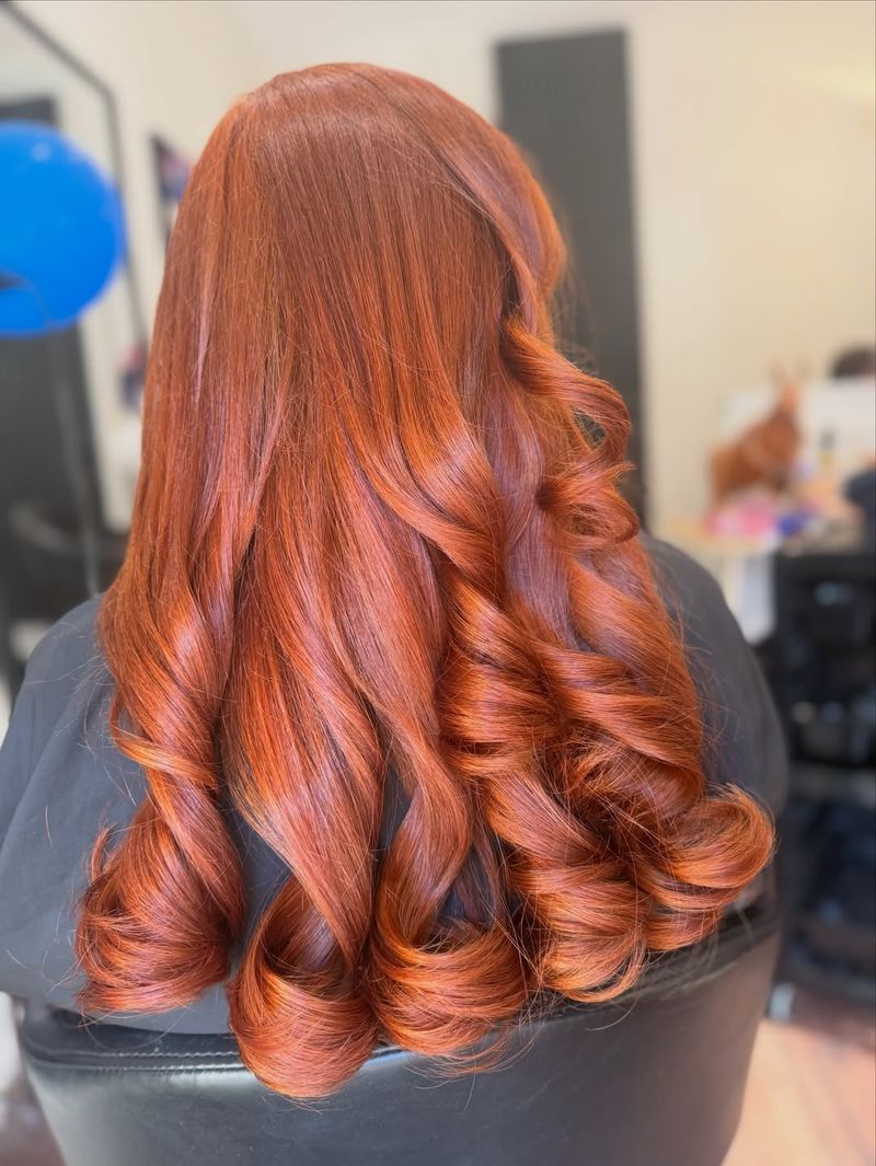 30. Vibrant Polished Curls