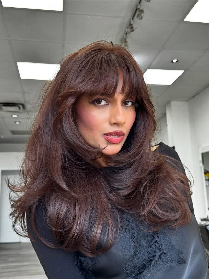22. Voluminous Blowout with Curved Fringe