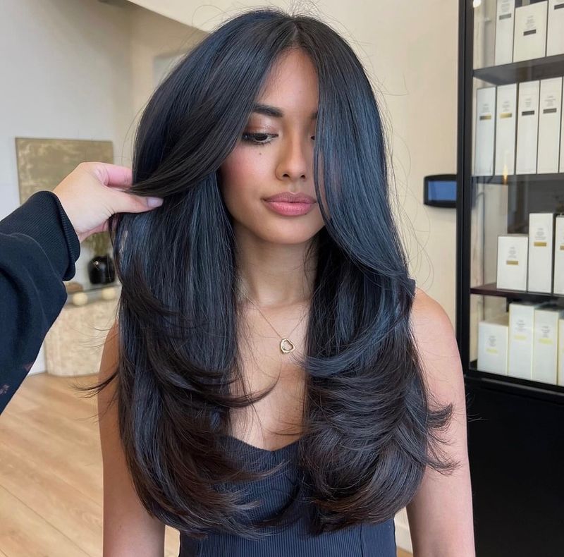 50. Voluminous Retro Blowout Layers
