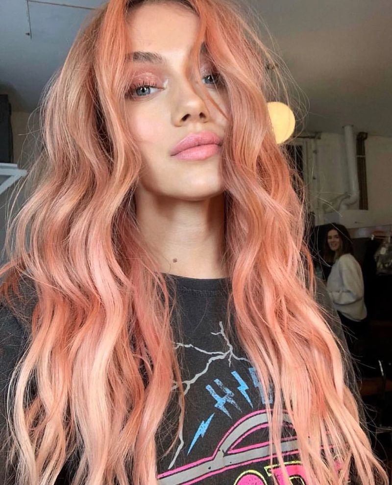 18. Warm Champagne Peach Waves