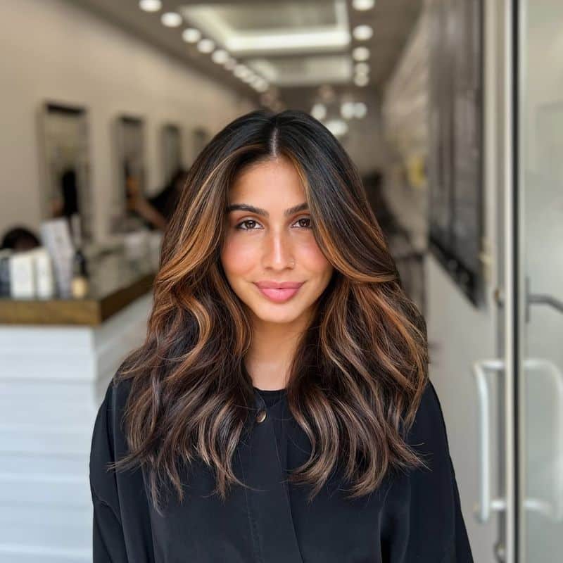 26. Warm Face-Framing Balayage Waves